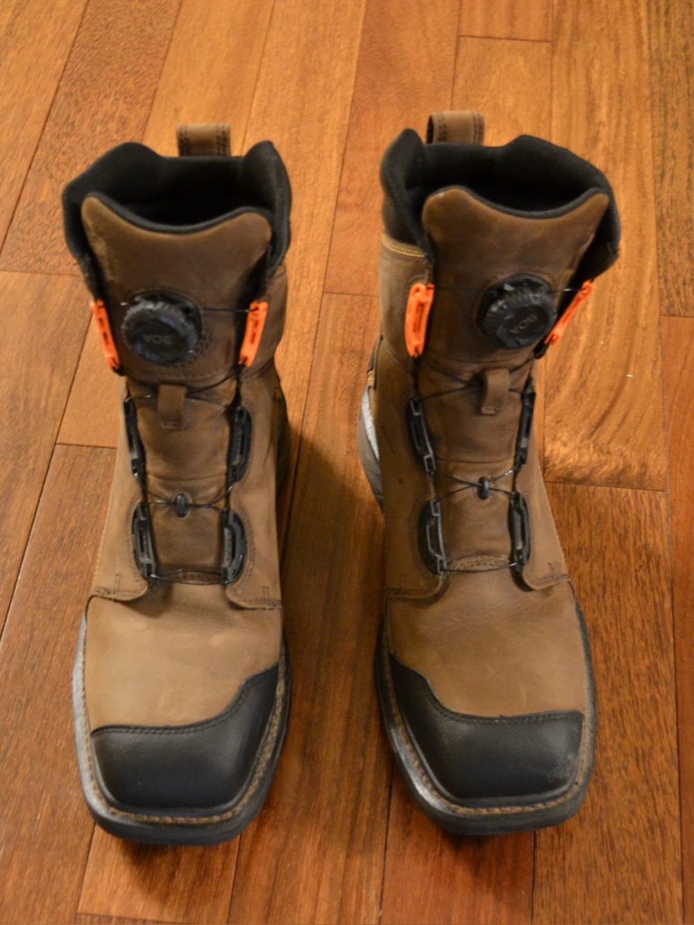 Ariat WartHog XT 8 BOA Carbon Toe Work Boots - Durable Waterproof Comfort Sz 10